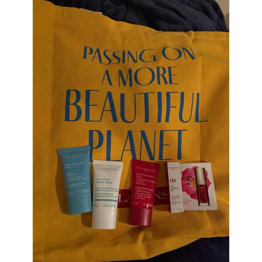 Clarinet set of 4 skincare plus tote